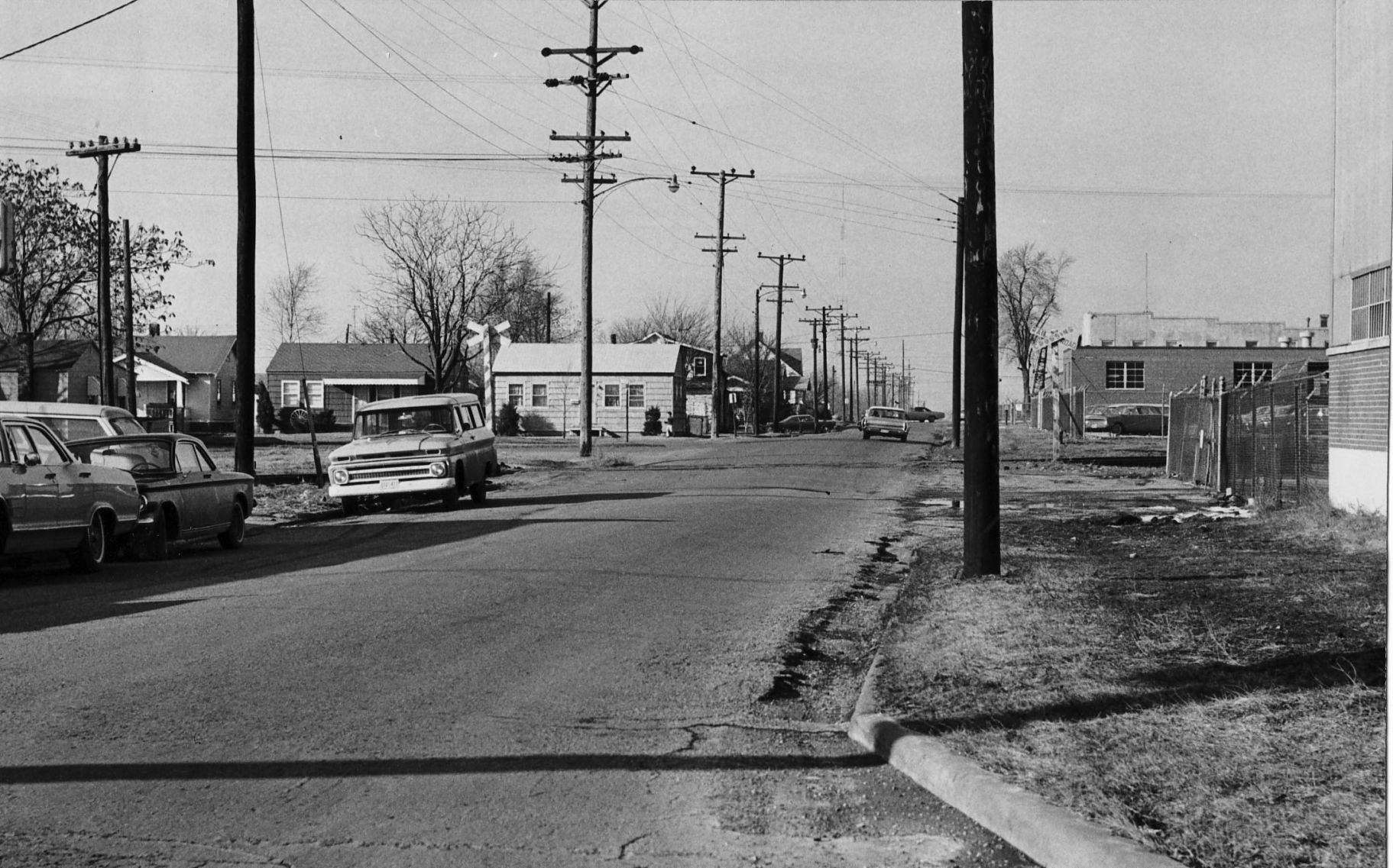 Illinois Central Crossing 1966.jpg